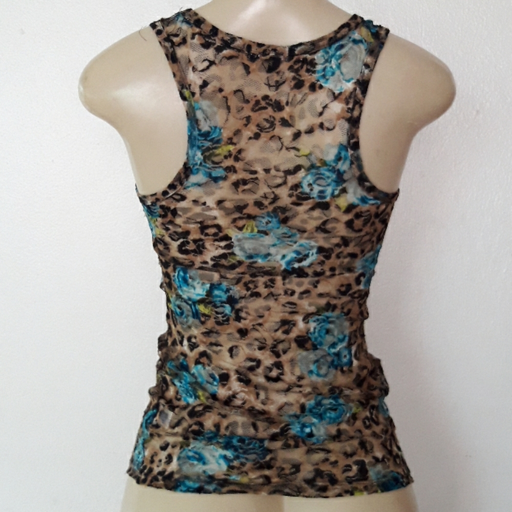 SALE💥$4 Almost Famous: Floral Top - Picture 2 of 7
